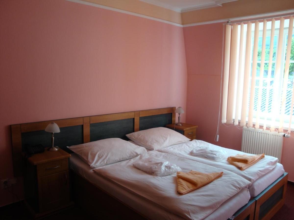 Lazne Evzenie Hotel Klášterec nad Ohří Ruang foto