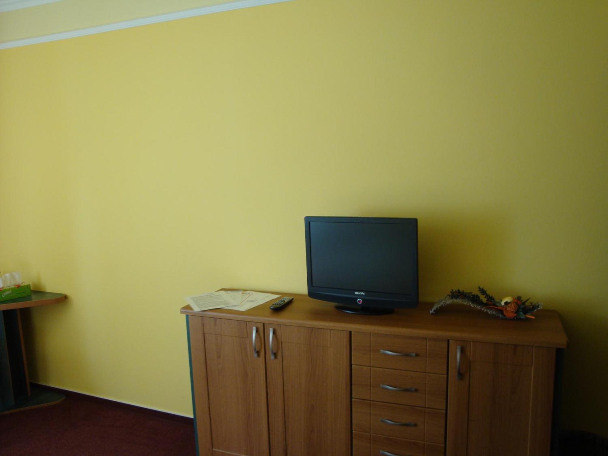 Lazne Evzenie Hotel Klášterec nad Ohří Bagian luar foto