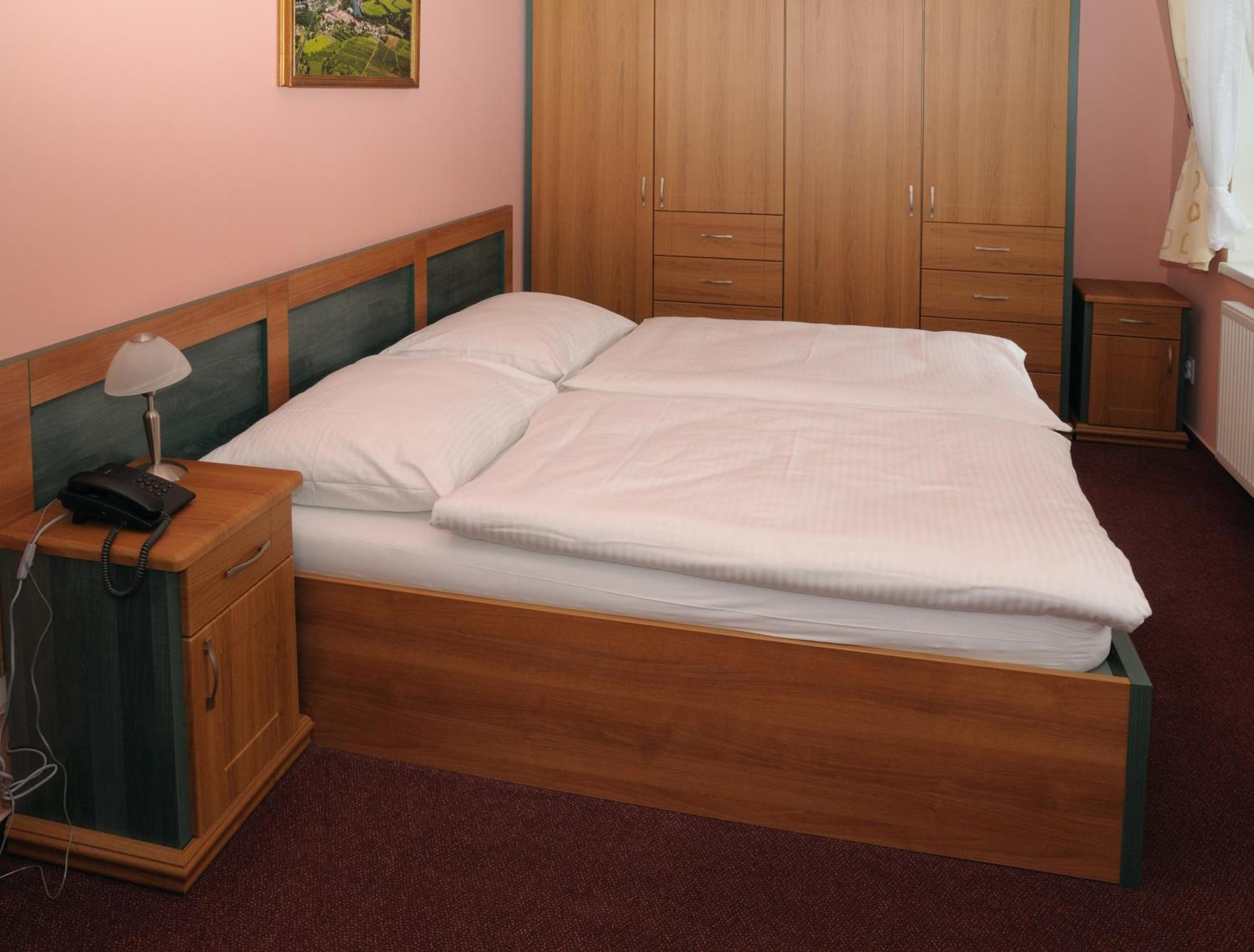 Lazne Evzenie Hotel Klášterec nad Ohří Bagian luar foto